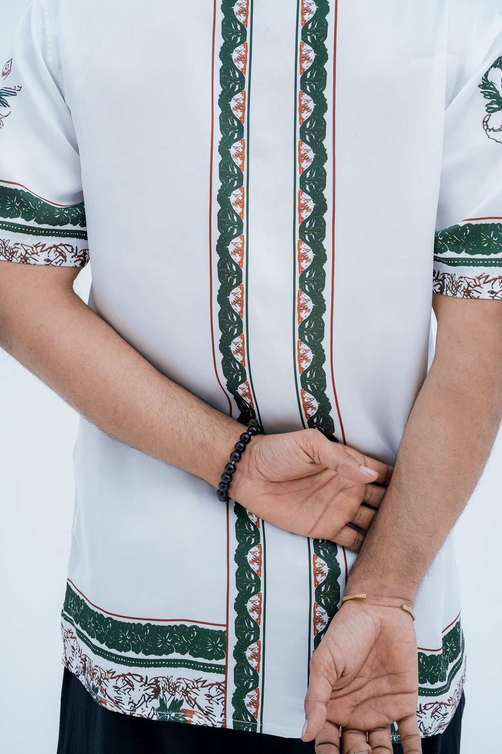 Meadow Border Print Shirt - hands clasped detail
