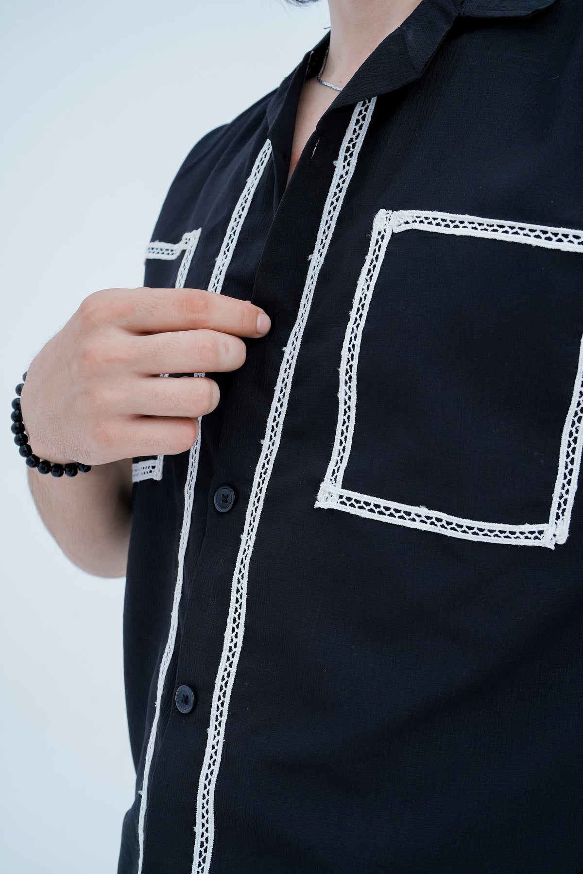 Outline Piped Camp Shirt - collar close up